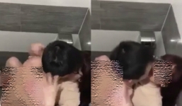 Dân mạng lại dậy sóng với clip quay lén đôi nam nữ 'mây mưa' trong nhà vệ sinh