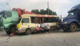 Tai nạn liên hoàn trên Đại lộ Thăng Long khiến 7 người thương vong