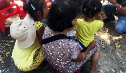 Vụ người cha đang chơi với con bị đâm chết: Bà lão tri hô 'bắt cóc trẻ em' có bị xử lý hình sự?