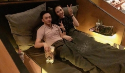Cường Đô La và Đàm Thu Trang khoe ảnh 'giường chiếu' sau 1 tháng làm đám hỏi