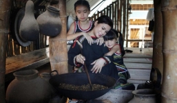 Bức thư tình mùi mẫn do 'vua cà phê' Trung Nguyên viết gửi cô nhân viên bưu điện ngày nào gây 'bão' MXH