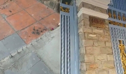 Vỉa hè xuất hiện hàng đinh nhọn hoắt như bẫy người và lời giải thích vô cùng bất ngờ