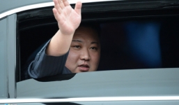 Video: Ông Kim Jong-un thong dong, nghỉ chân tại Trung Quốc trước khi tới Việt Nam