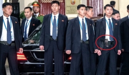 Hé lộ vũ khí bí mật của đội cận vệ ông Kim Jong-un mang theo người