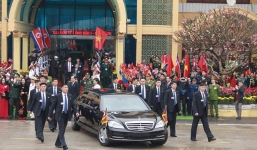 Tiết lộ thân thế bí ẩn của 12 vệ sĩ chạy bộ quanh xe ông Kim Jong-un