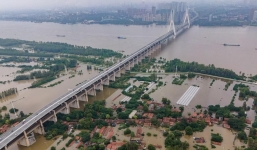 Áp thấp trên biển Đông di chuyển chậm, từ nay đến cuối năm thiên tai dồn dập