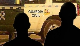 Sao Việt 'lạc lối' ở trời Tây: Con đường nào để trở về với khán giả?