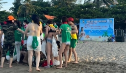 Công ty ở Phú Thọ xin lỗi vì có hành vi phản cảm ở biển Cửa Lò