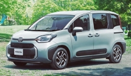 Toyota Sienta giá 333 triệu đồng ra mắt, bất ngờ khả năng 'ăn xăng'