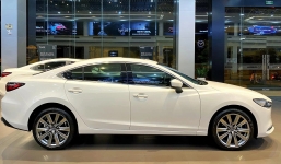Mazda6 tung ưu đãi giảm giá 60 triệu đồng, cạnh tranh cực gắt với Camry và K5