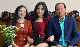 Bố mẹ 'hot girl trứng rán' Trần Thanh Tâm lên tiếng khi con gái bị dính thị phi 15.000 USD