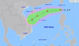 Áp thấp nhiệt đới di chuyển nhanh tràn vào biển Đông