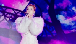 Trường đại học hủy show Hiền Hồ vì sinh viên tẩy chay, nữ ca sĩ tỏ thái độ bất cần