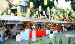 Phố bích họa Phùng Hưng rực rỡ đón Tết Quý Mão 2023