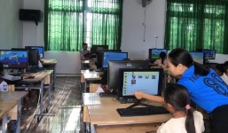 Giáo viên vùng sâu oằn mình vì thiếu nhân lực