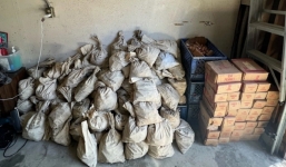 Hăng hái dọn nhà, chàng rể vô tình phát hiện kho báu giấu kín cả thập kỷ của bố vợ quá cố