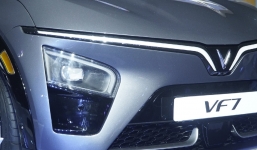 VinFast VF 7 lần đầu ra mắt Việt Nam, cận cảnh chiếc xe được nhiều người mong đợi