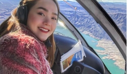 Minh Hằng thuê trực trăng đến vực thẳm lớn hàng đầu trái đất