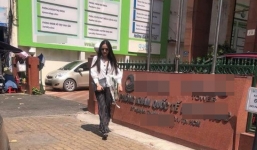 Xôn xao hình ảnh Nam Em bị bắt gặp đi khám thai