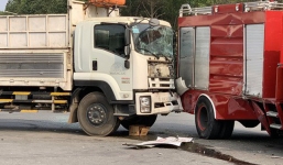 Xe cứu hỏa đi làm nhiệm vụ gặp tai nạn nghiêm trọng với xe tải