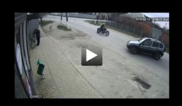 Tài xế uống rượu say, lao như tên bắn rồi đâm thẳng ô tô