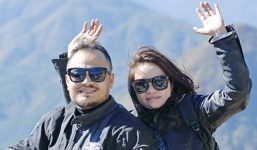 Vợ cố nhạc sĩ Trần Lập nghẹn ngào khi lên thăm mộ chồng