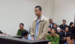 Nam sinh sát hại người tình ở chung cư Royal City bị xích 2 chân đến tòa