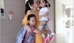 Xót xa hình ảnh Phạm Quỳnh Anh một nách hai con