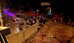 Hẹn vợ mới cưới ra cầu rồi nhảy sông tự tử