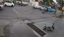 Người phụ nữ số nhọ, đi xe máy gặp tai nạn hai lần liên tiếp