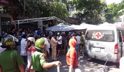 Ô tô tứ quý 6 tông vào đoàn người đưa tang ở Bình Thuận