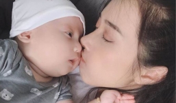 Nhã Phương quyết giữ bí mật, em gái lại vô tư để lộ ảnh con gái