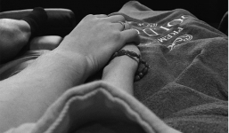 Lan Khuê lộ ảnh tình cảm bên chồng đại gia trong rạp chiếu phim