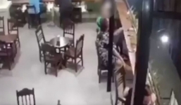 Cô gái mang bầu bị bạn trai hành hung ở quán cafe gây phẫn nộ