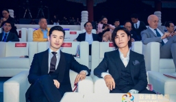 Lần đầu tiên Huỳnh Hiểu Minh xuất hiện chung một khuôn hình với Trần Khôn