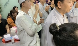 Long Nhật nghẹn ngào đeo khăn trắng trong tang lễ 'người tình' Vương Bảo Tuấn