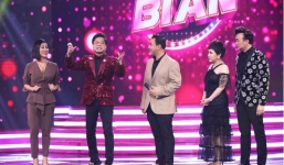 Lộ ảnh Quyền Linh dẫn chương trình, trên bảnh bao dưới đi dép tổ ong