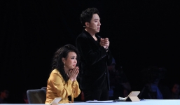 Trấn Thành run rẩy đứng không vững trước người mẹ có con trai hiến tạng