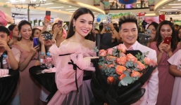 Vừa ôm hôn, Đàm Vĩnh Hưng đã quay lưng tặng hoa cho 'tình địch' của Mỹ Tâm