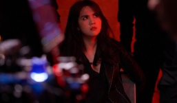 Ngọc Trinh bĩu môi dù bị 'dìm' tơi tả khiến dân mạng sôi sục