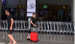 Bất ngờ với hình ảnh Quách Ngọc Ngoan, Phượng Chanel khi bị chụp lén