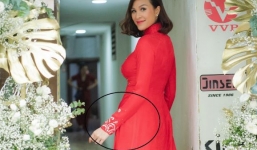 Siêu mẫu Phương Mai để lộ bụng to bất thường trong đám hỏi