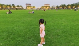 Tăng Thanh Hà đăng ảnh con gái cao lớn, cư dân mạng phát hiện điều thú vị