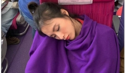 Angela Phương Trinh gây 'bão' MXH với bức ảnh chụp lén 