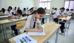 Thí sinh bị bạn đâm nhập viện vẫn gượng dậy đi thi THPT quốc gia