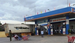 Nữ nhân viên cây xăng bị kẻ lạ xông vào sát hại lúc đang ngủ