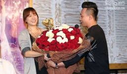 Trấn Thành phản ứng lạ khi màn cầu hôn trong quá khứ với Hari Won được nhắc lại