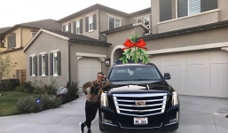 Đàm Vĩnh Hưng ôm 'núi' đồ từ Việt Nam sang Mỹ để trang trí biệt thự