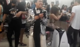 Trấn Thành xấu hổ vì sự cố trang phục, đồng nghiệp 'cười như nhặt được vàng'