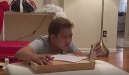 Khoảnh khắc Trường Giang nói chuyện với con và Nhã Phương cực đáng yêu